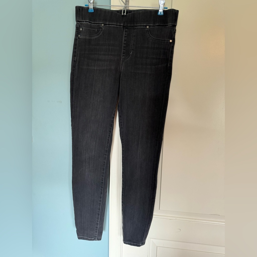 Liverpool Charcoal Gray Pull on Skinny Denim Jeans